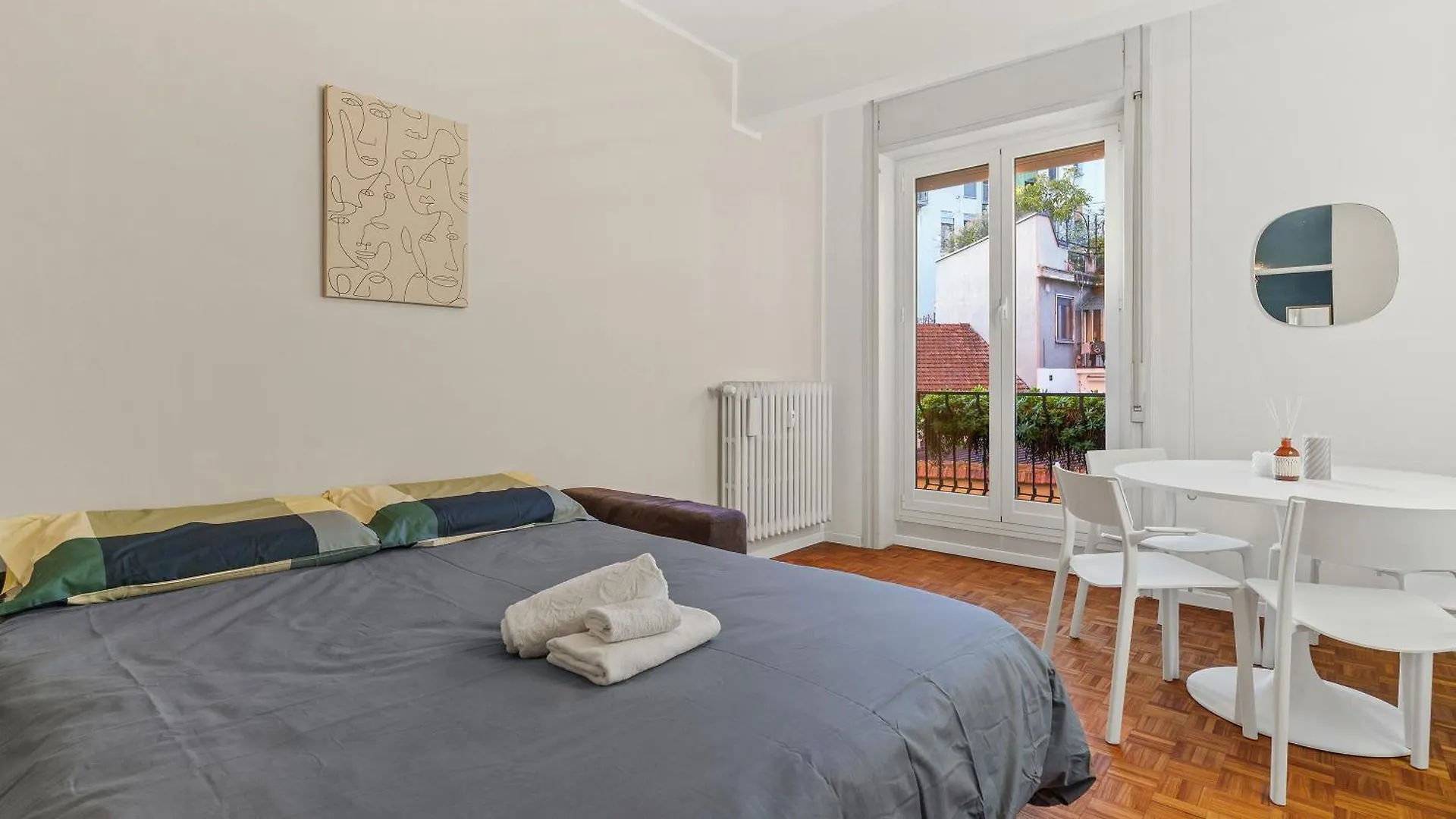 Urban Chic Retreat Milan Central Station - Loreto Apartment