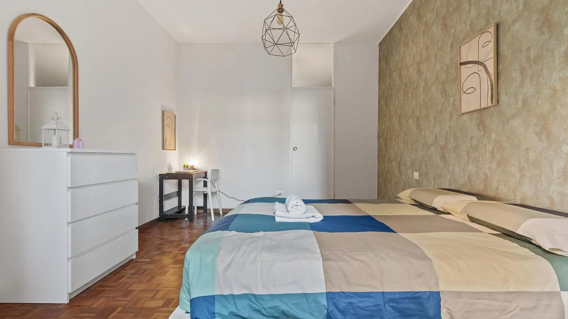 Urban Chic Retreat Milan Central Station - Loreto Apartment
